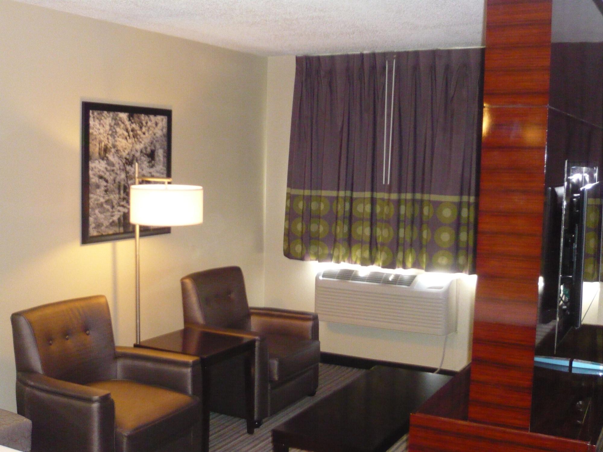 Super 8 By Wyndham Copley Akron Exteriör bild