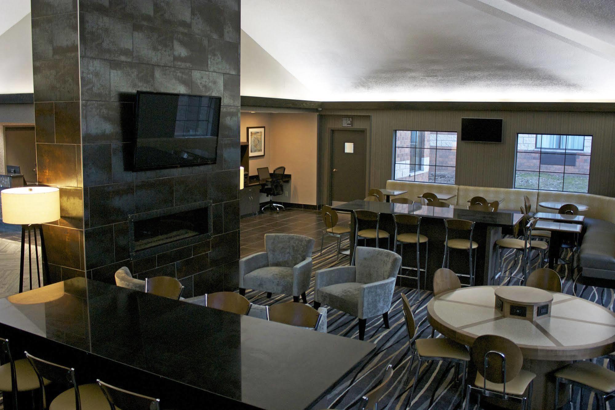 Super 8 By Wyndham Copley Akron Exteriör bild